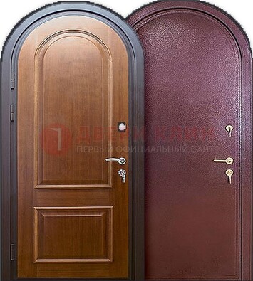 Железная арочная дверь с МДФ внутри ДА-14 в Климовске
