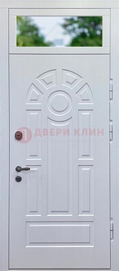 Белая входная дверь со стеклом и верхней фрамугой ДФГ-3 в Климовске