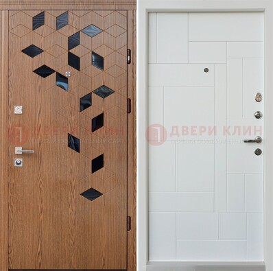 Коричневая металлическая дверь МДФ внутри белого цвета ДМ-256 в Климовске