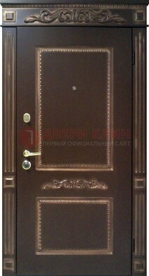 Входная дверь с массивом дуба в темном цвете ДМД-65 в Климовске
