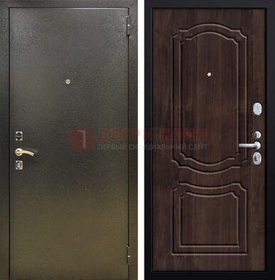 Темно-серая железная дверь с порошковым покрытием и коричневой МДФ ДП-288 в Климовске