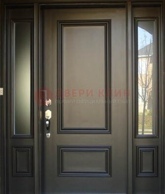 Парадная дверь с отделкой массив ДПР-65 в загородный дом в Климовске