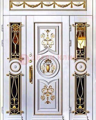 Белая стальная парадная дверь с золотыми элементами ДПР-80 в Климовске