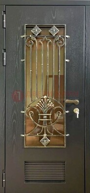 Одностворчатая железная дверь со стеклом и ковкой для дома ДСК-101 в Климовске