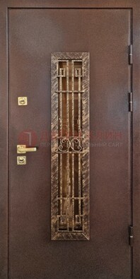 Металлическая дверь с порошковым напылением со стеклом и ковкой ДСК-110 в Климовске