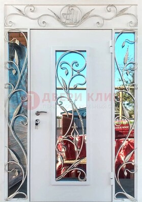 Белая входная дверь порошок со стеклом и ковкой ДСК-165 в Климовске