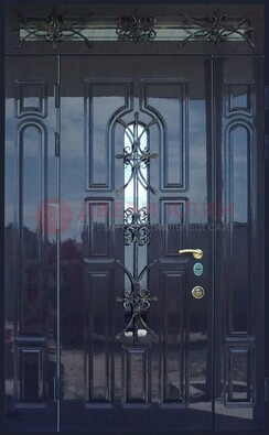 Глянцевая полуторная дверь Винорит стекло и ковка ДСК-275 в Климовске