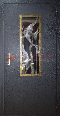 Металлическая дверь со стеклом и ковкой ДСК-82 для крыльца в Мурманске