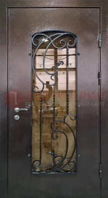Металлическая дверь со стеклом и ковкой ДСК-95 для магазина в Климовске