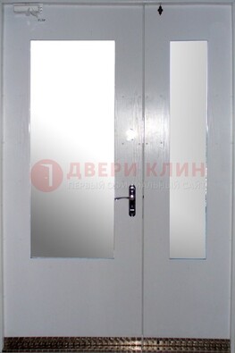 Белая  тамбурная дверь со стеклянными вставками ДТМ-18 в Климовске