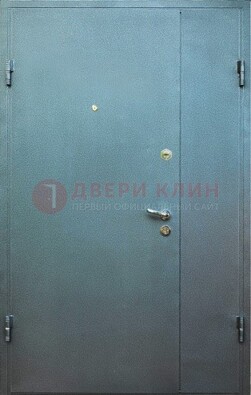 Серая тамбурная дверь ДТМ-34 в Великом Новгороде