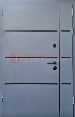 Серая металлическая тамбурная дверь с молдингами ДТМ-42 в Климовске