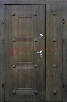 Железная двухстворчатая филенчатая дверь с виноритом ДВТ-143 в Климовске