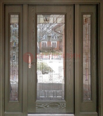 Коричневая стальная дверь с массивом дуба с витражом ВЖ-16 в Климовске